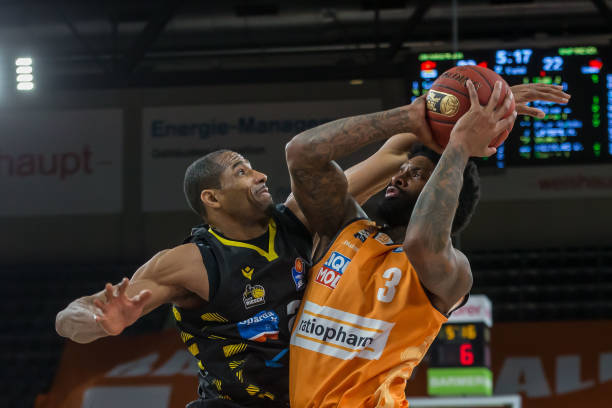 出博尼费斯 出博尼费斯