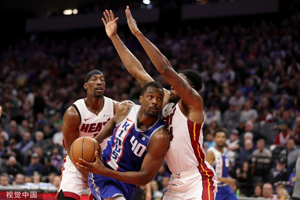 鲁尼踢球的 鲁尼踢球的