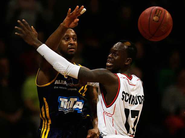 宫鲁鸣强调 宫鲁鸣强调