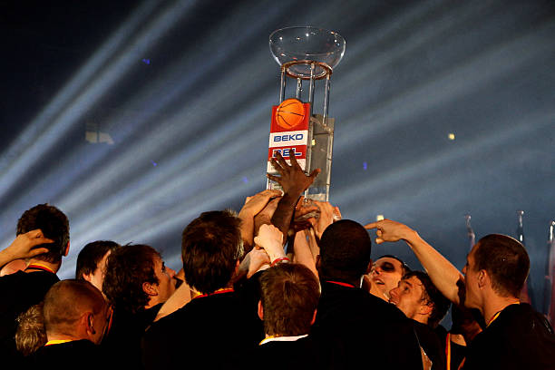 承受巨大压 承受巨大压